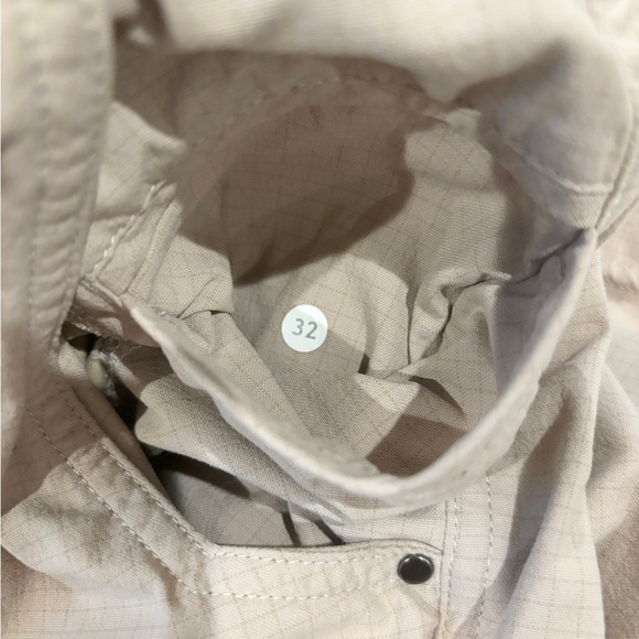 Lululemon 32 Tag Actual 30x10 Men’s Ripstop Active Performance Beige Tan Shorts - Picture 5 of 6